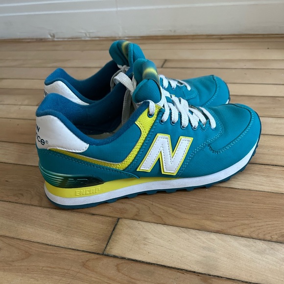 New Balance Sneakers - Picture 3 of 4